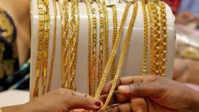Photo of Gold Price: রেকর্ড উচ্চতা থেকে ৫,০০০ টাকা কম সোনার দাম, জানুন কতই বিকোচ্ছে হলুদ ধাতু